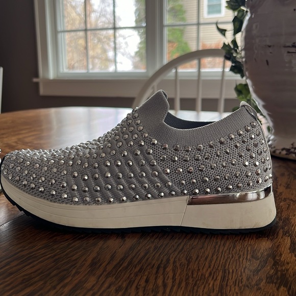 Kenneth Cole Reaction Women's Cameron Jewel Jogger - Picture 3 of 5